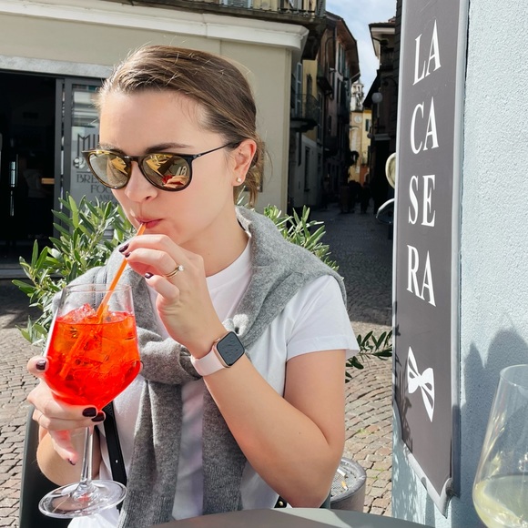 Meet your Posher, Gemma - Picture 2 of 2